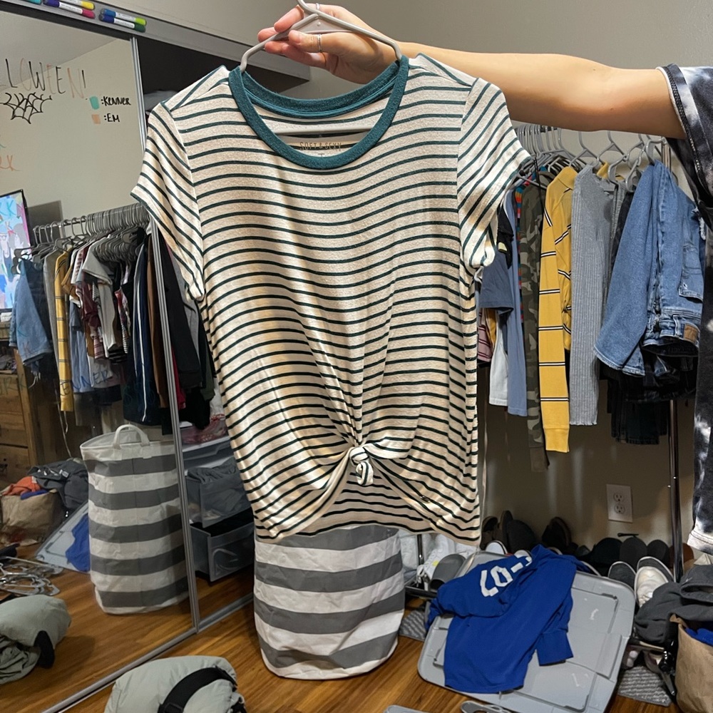 women’s t shirt
